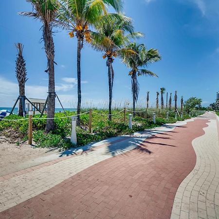Castle Beach Suites By Vacation Mediaマイアミビーチ エクステリア 写真
